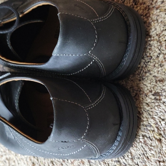 CLARKS Shoes - Picture 4 of 7